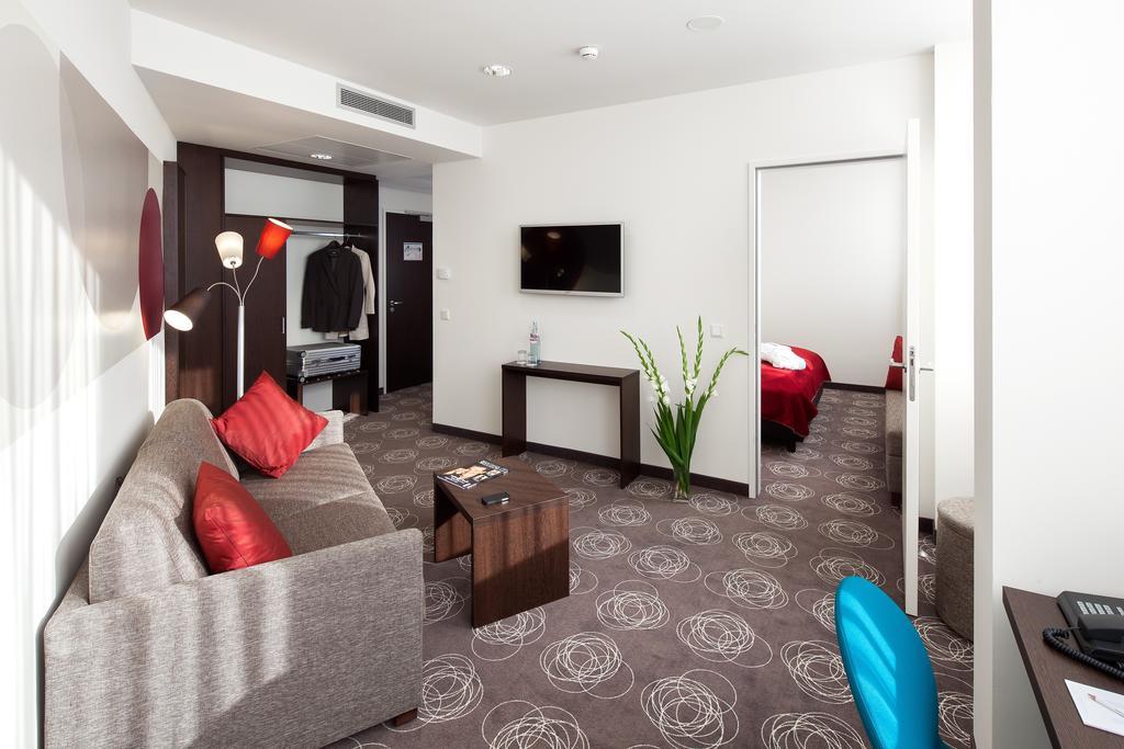 เวเบอร์ส- ดาซ โฮเต็ล อิม เรอร์เทิร์ม Hotel เอสเซน ภายนอก รูปภาพ